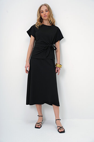 Trend Alaçatı Stili Women's Black Crew Neck Draped Detail Blouse and Flared Skirt Suit Alc-X13479