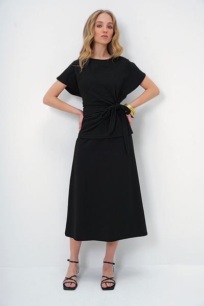 Trend Alaçatı Stili Women's Black Crew Neck Draped Detail Blouse and Flared Skirt Suit Alc-X13479