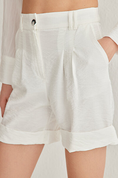 Trendyol Collection Λευκό υφαντό σορτς με μπούκλες TWOSS21SR0146