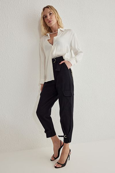 Trendyol Collection Cargo-gewebte Hose mit schwarzem Gürtel TWOSS21PL0138