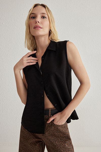 Trendyol Collection Черна ленена риза с нулеви ръкави Regular Regular Fit Woven Shirt Twoss25Go00097