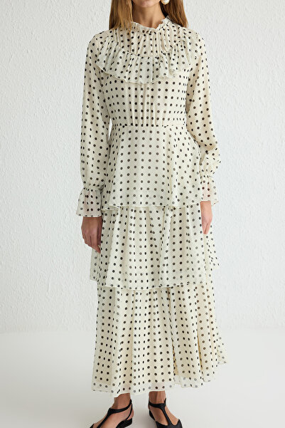 Trendyol Modest Ecru puntíkovaný potisk Lurexové tkané šifonové šaty s podšívkou TCTSS25EB00039
