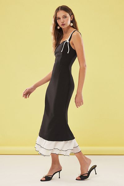 Trendyol Collection Schwarz-weißes, gewebtes Hochzeits-/Hochzeitskleid mit Schleife und Saumdetail, schickes Abendkleid TPRSS25EL00022