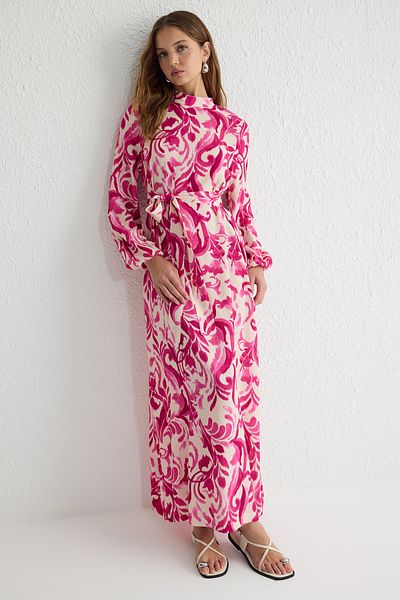 Trendyol Modest Rosa gemustertes gewebtes Viskose-Kleid TCTSS25EB00048