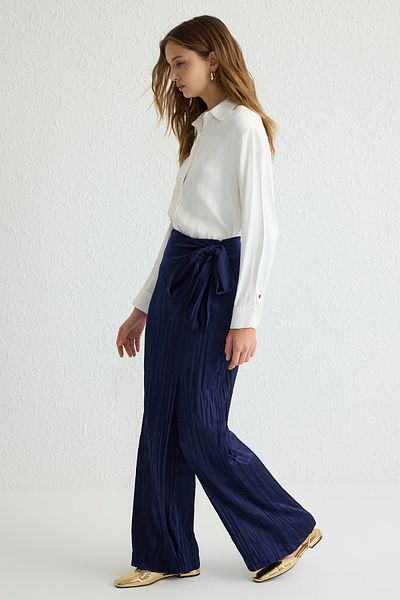 Trendyol Modest Marineblaue, gewickelte, geschnürte, detaillierte, gewebte Satinhose TCTSS25TP00000