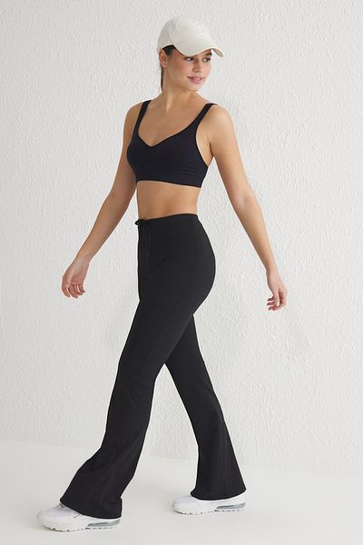 Trendyol Collection Sport-Jogginghose aus Scuba-Stoff – Bindedetail, Schwarz THMSS25EA00003
