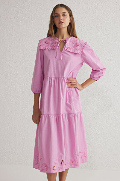 Trendyol Collection Λιλά ίσιο κέντημα Λεπτομερές μίντι υφαντό φόρεμα TWOSS25EL00061