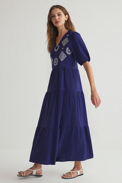 Trendyol Collection Sötétkék, egyenes szabású, hímzett maxi szőtt ruha TWOSS25EL00058