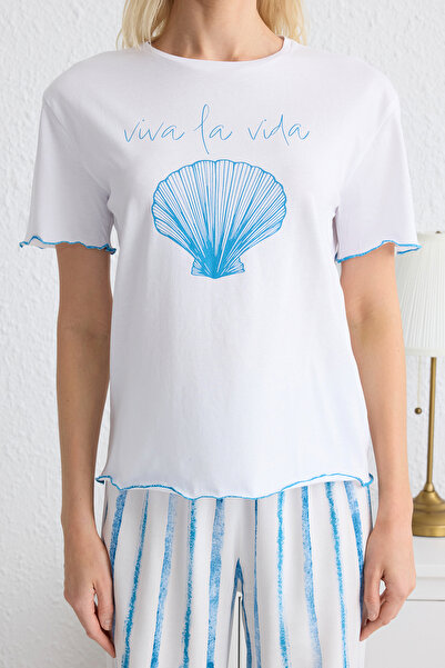 Trendyol Collection Fehér-kék csíkos nyomott baba overlock részletes viszkóz kötött pizsama szett THMSS25PT00141