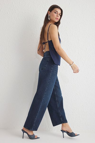 Trendyol Collection Dunkelblaue Baggy-Jeans mit hoher Taille und Barrel TWOSS25JE00153