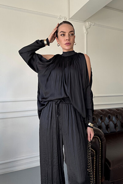 MAGARDE بلوزة طية صدر السترة من الساتان - أسود