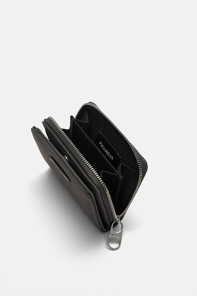 Pull & Bear Rubberised purse wallet