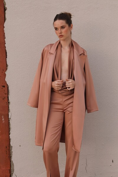 NEW W PROJECT Rose Champagne İpeksi Saten Uzun Ceket
