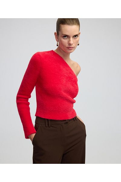 İpekyol Plush Knitwear with Asymmetrical Sleeves