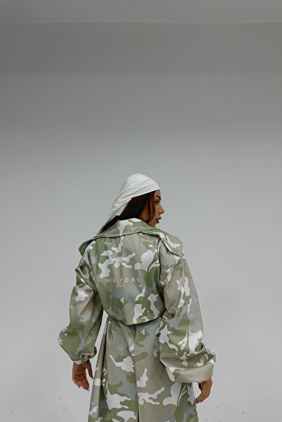 Gülşah Evecen Oversize Camouflage Trençkot