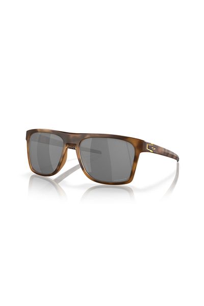 Oakley نظارة شمسية مستطيلة للرجال - Oo 9100 - مقاس العدسة: 57 مم - لون بني غير لامع