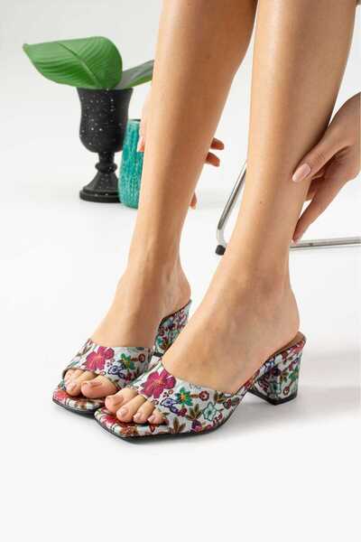 Holdays Kadın Kalın topuklu  terlik  çiçek desenli