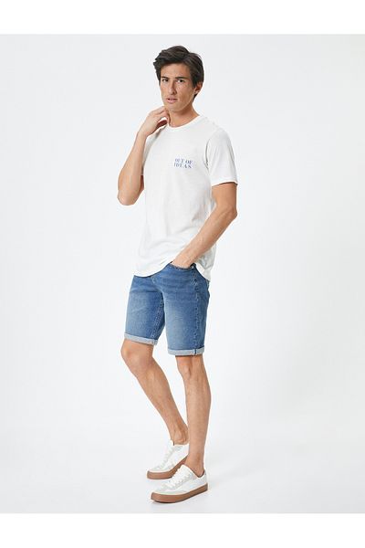 Koton Jeansshorts im Slim Fit mit geknöpfter Tasche und mehrlagigem Beindetail