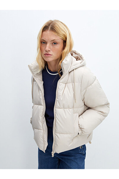 LC Waikiki Kapüşonlu Kadın Şişme Mont