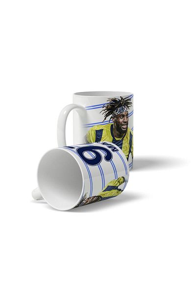 OFFSIDE كوب Maximin باللون الأبيض بتصميم مطبوع باللون الأصفر والأزرق الداكن