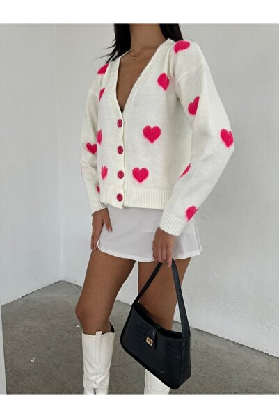 02Lady Fashion Women's Heart Print Buttoned Crop Knitwear Cardigan
