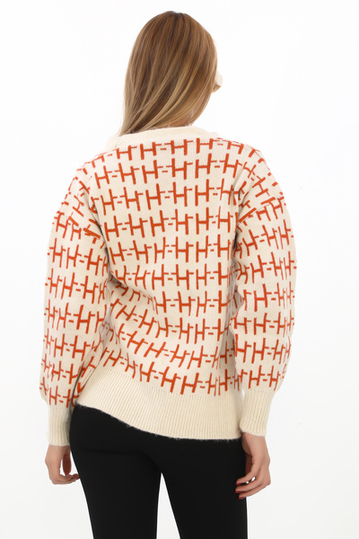 02Lady Fashion Oversize Soft Knitted Detail Buttoned Knitted Sweater Cardigan