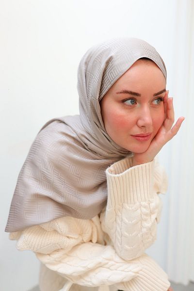 Silk Home Deluxe Labyrinth Patterned Jacquard Shawl - Sand Beige