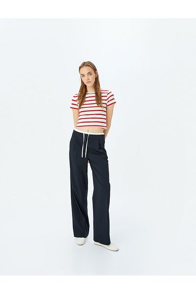 Koton Tricou de bază cu mânecă scurtă, cu decolteu, cu dungi, pentru femei