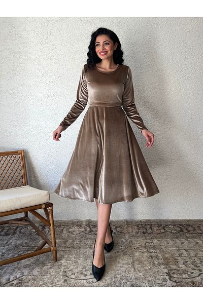 KÜÇÜĞÜM BUTİK Rochie scurtă din catifea evazată bej