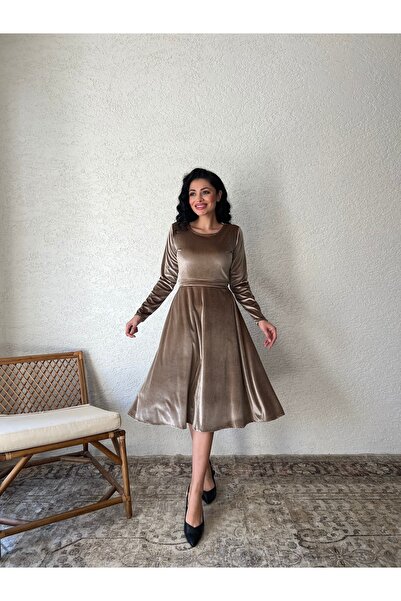 KÜÇÜĞÜM BUTİK Μπεζ κοντό βελούδινο φόρεμα