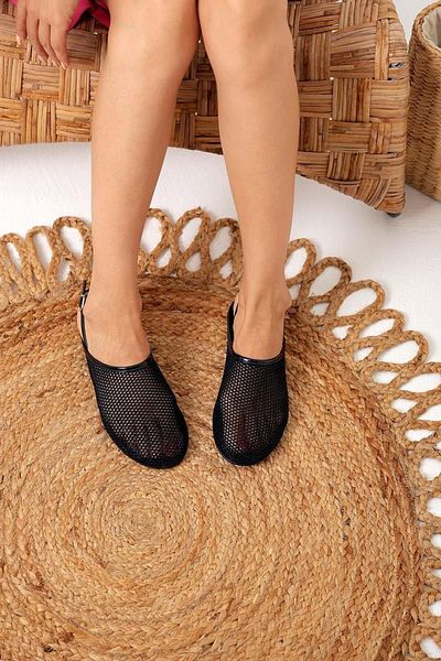 Beyond Women's Black Tukka Detailed Sandals - Byndtuk05