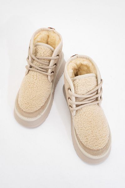 LuviShoes Γυναικείες αθλητικές μπότες TYSON Beige Suede Shearling με χοντρή σόλα με κορδόνια