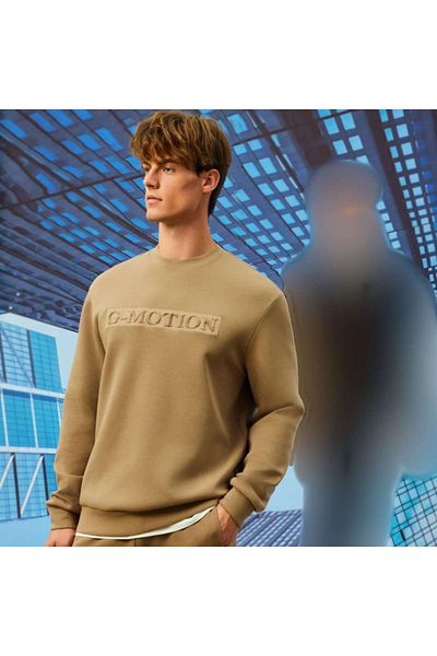 Giordano Men's G-Motion Slim Fit Long Sleeve Sweatshirt for Active Life