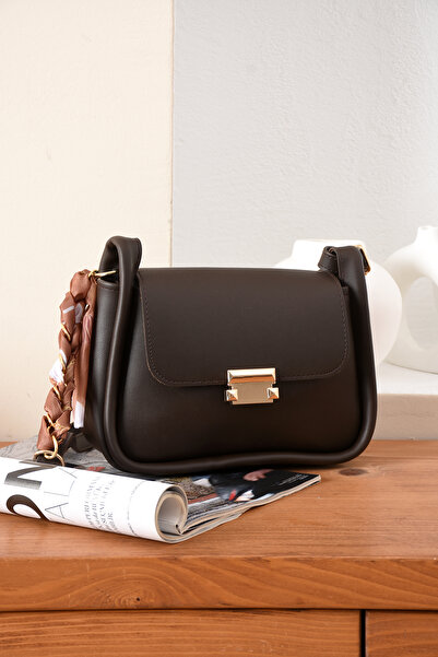 ESTUTE حقيبة كتف نسائية - تصميم بتفاصيل وشاح