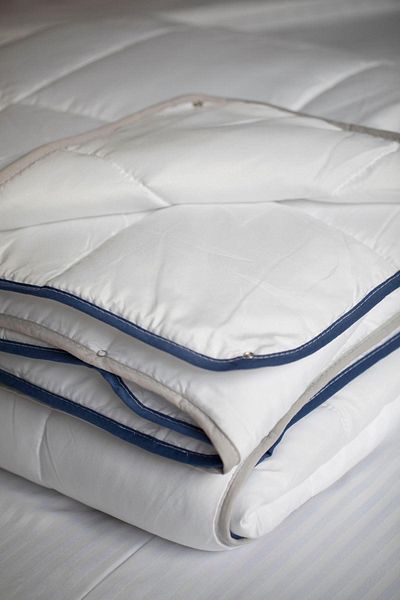 Sleep Garden لحاف مزدوج للفصول الأربعة مقاس 195x215 سم مع حقيبة إدراج