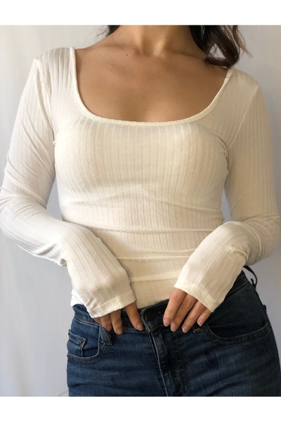 Butik Derin Yuvarlak Yaka Bluz