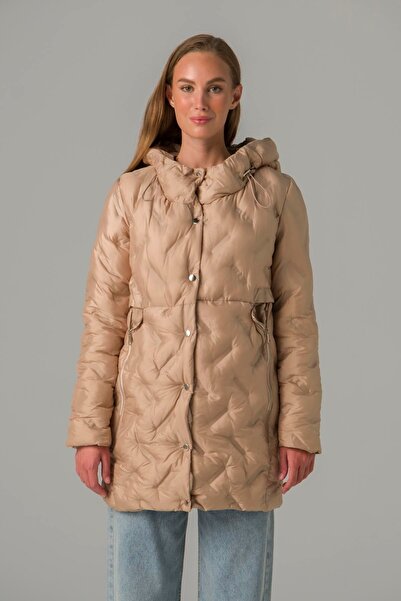 Olcay Μοντέρνο παλτό με κουκούλα, τσέπη με φερμουάρ και λεπτομερές σχέδιο TAŞ 6394