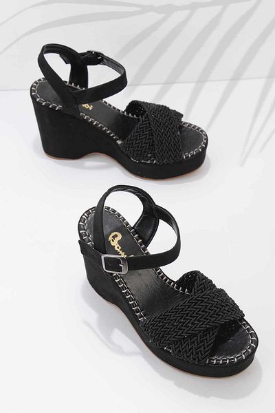 Bambi Schwarze Damenschuhe mit Keilabsatz K05688999716