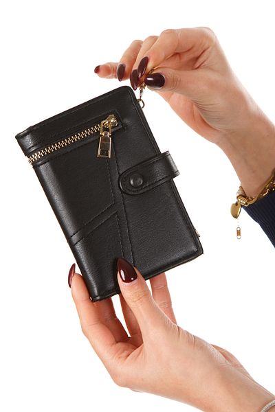 Newish Women's Black Wallet and Card Holder - Stylish and Functional