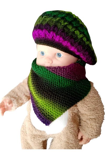 Meralin Elinden Hand Knitted Green Baby Beather and Necklace