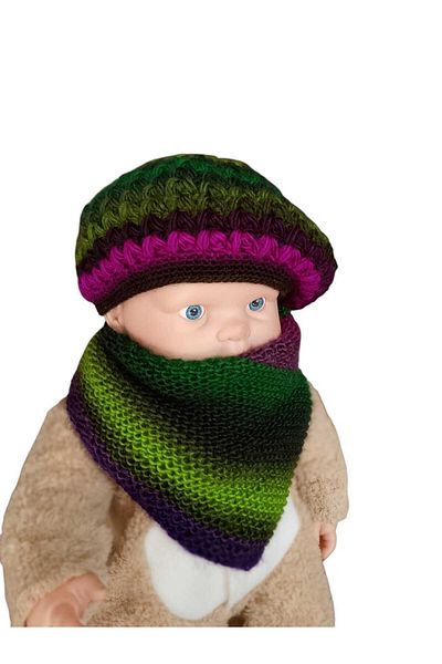 Meralin Elinden Hand Knitted Green Baby Beather and Necklace