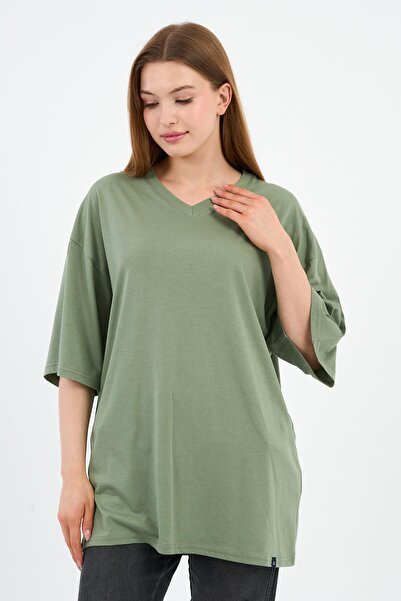 ALEXANDERGARDI V-Neck Oversize T-Shirt (E24-742A-Wn)