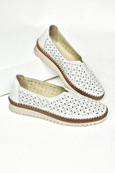 Fox Shoes U555300203 Білі жіночі черевики з натуральної шкіри та ортопедичною підошвою