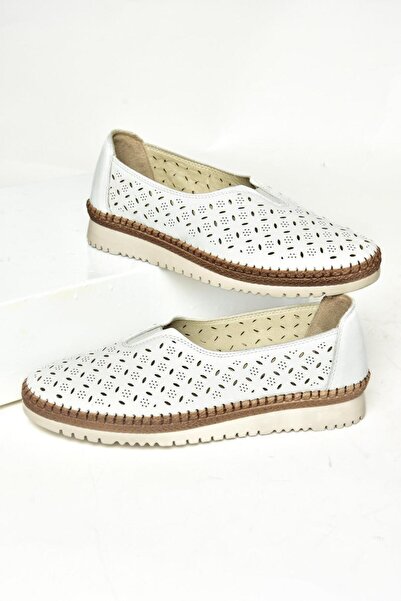 Fox Shoes U555300203 Білі жіночі черевики з натуральної шкіри та ортопедичною підошвою