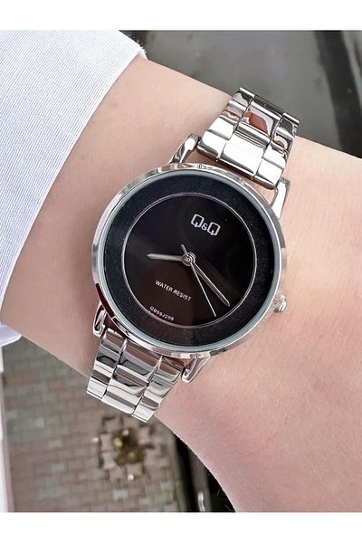 Q&Q Women's Metal Cord Wristwatch