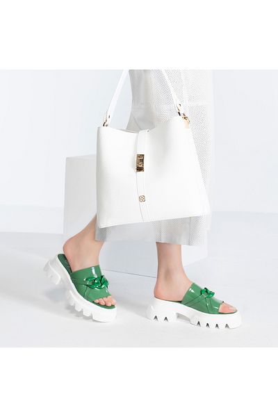 Desa Jessica Green Women's Chain Detailed Leather Slippers