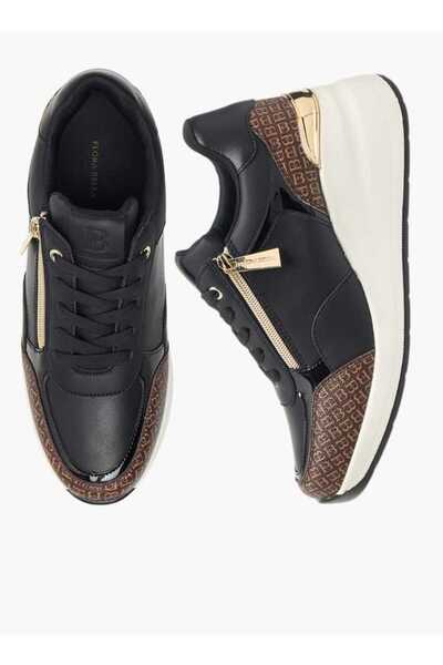 Flora Bella by Shoexpress حذاء رياضي بطبعة مونوغرام من فلورا بيلا مع رباط للإ...