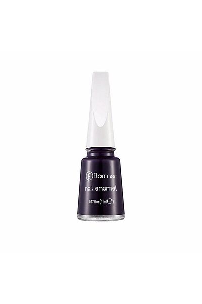 Flormar Nail Polish 492 Eggplant - Elegant and Colorful Pleated Outfit