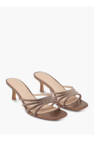 Flora Bella by Shoexpress صندل Flora Bella سهل الارتداء مع كعب صغير