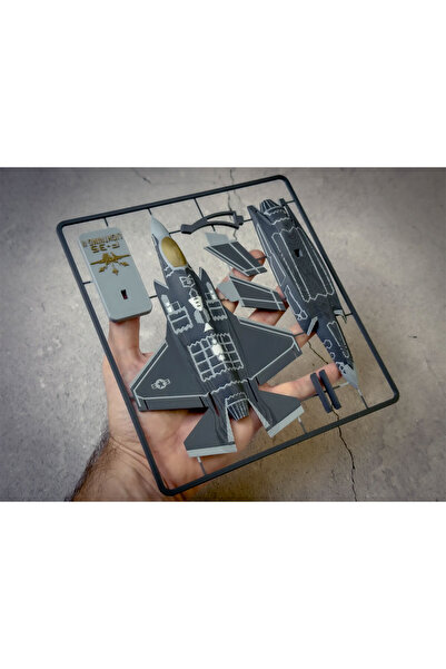 Past F-35 Yapboz Uçak Modeli ve Standı Bir Arada - Evde Kurulum İçin Özel Tasarım